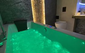 Silver Shine Jacuzzi